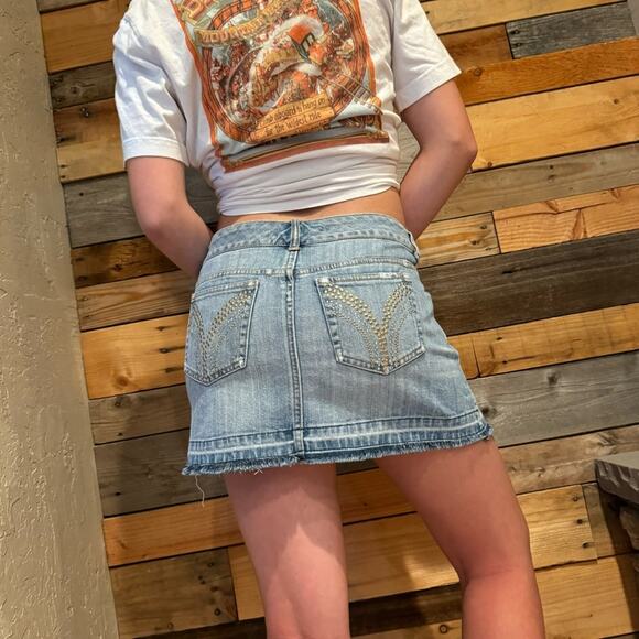 Vintage Y2K Distressed Denim Mini Cut Off Low Rise Skirt by Celebrity Pink Sz 9 - Picture 3 of 14